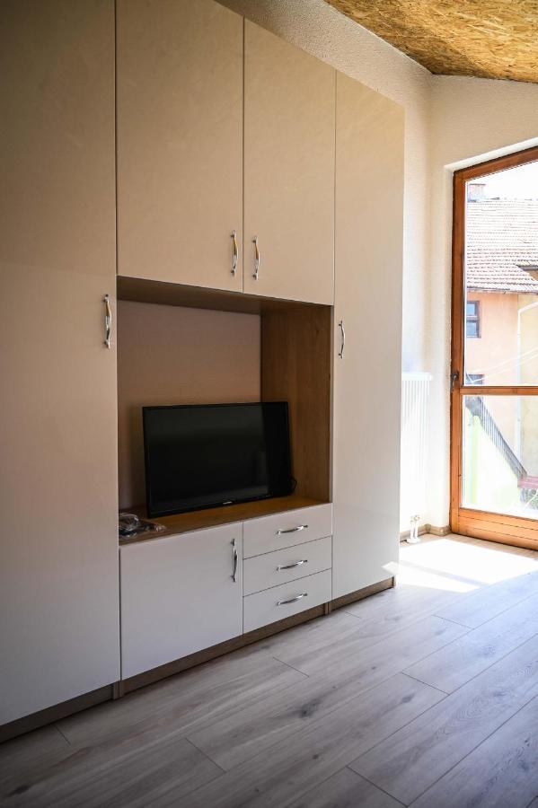 Elem Apartmani Skver Tuzla Zewnętrze zdjęcie